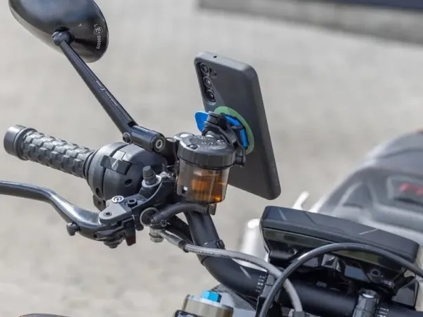 Quad Lock Telefoonhouders-Brake/Clutch Master Cylinder Phone Mount Brake/Clutch Master Cylinder Phone Mount